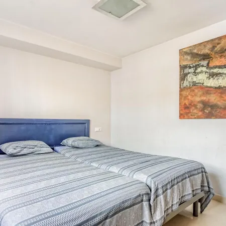 Spacious In With Swimming Pool Holiday home *