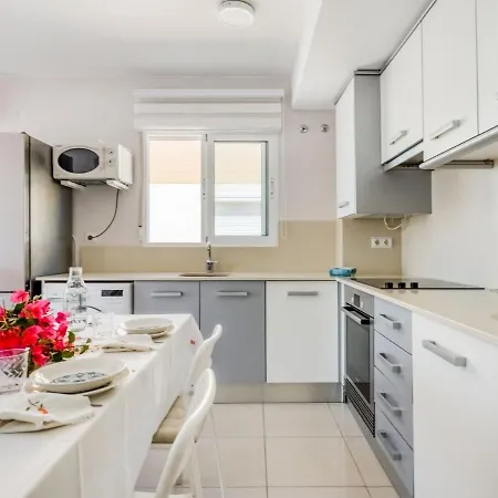 Spacious In With Swimming Pool Oliva