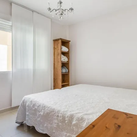 Spacious In With Swimming Pool Holiday home *